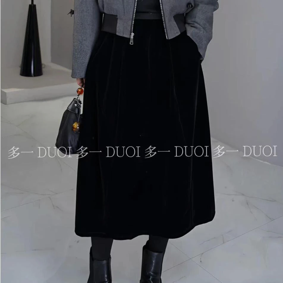 多一“优雅邂逅”2024冬季复古高腰平板丝绒显瘦时尚丝绒气质半裙