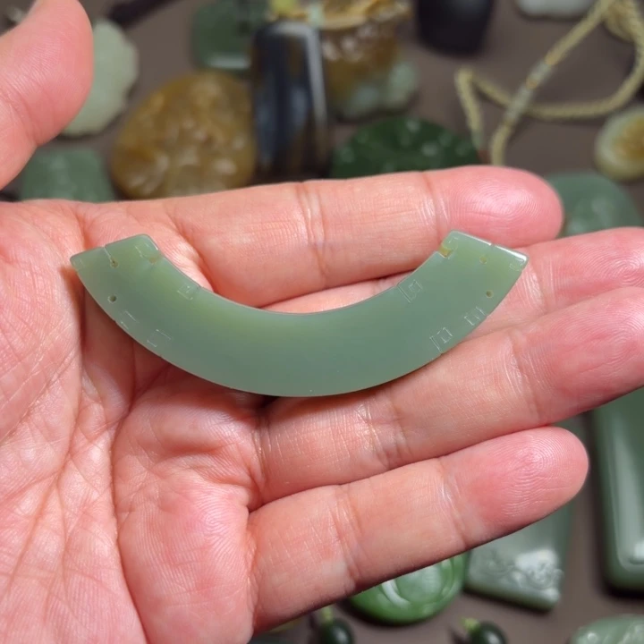 和田玉（碧玉）未镶嵌颈饰