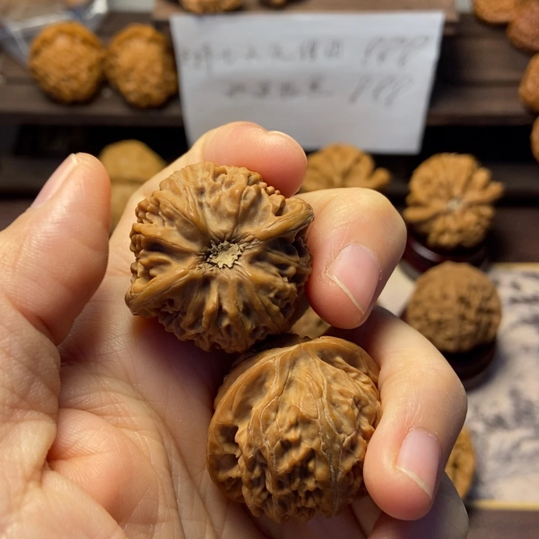 d***p把件文玩核桃全品凹底宫灯34