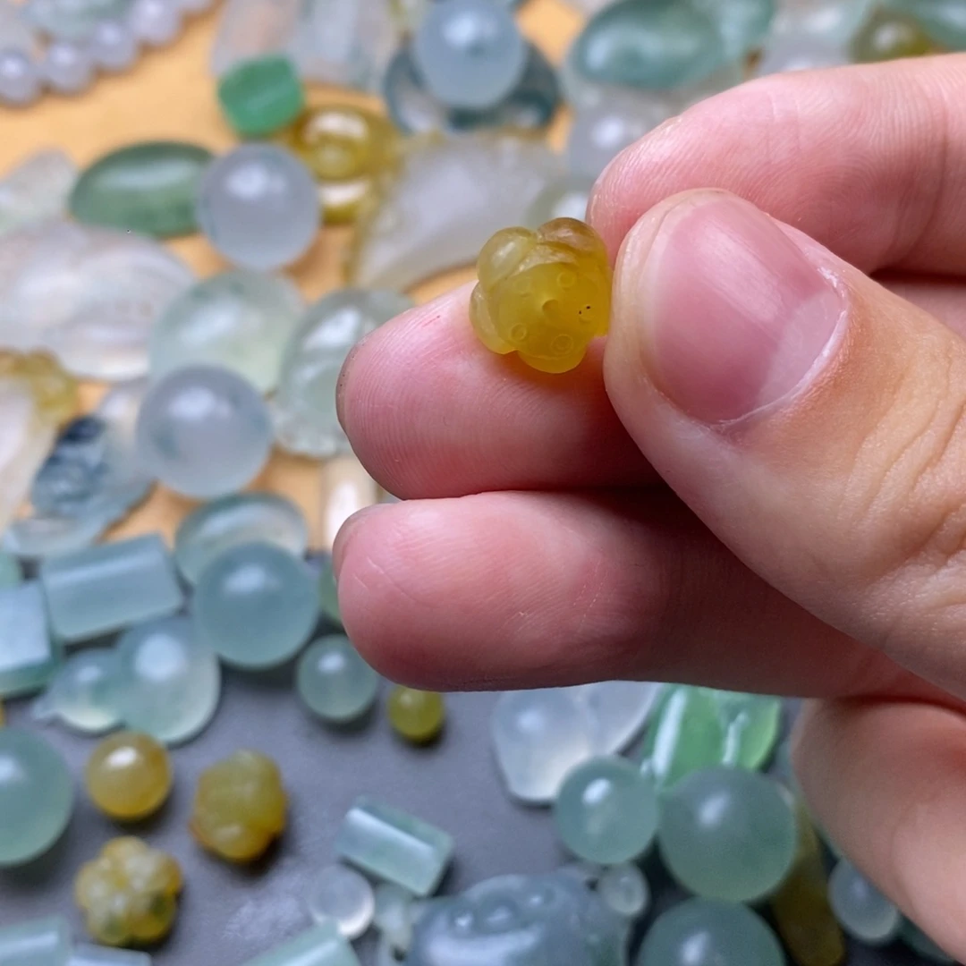 定制翡翠未镶嵌山*珠子