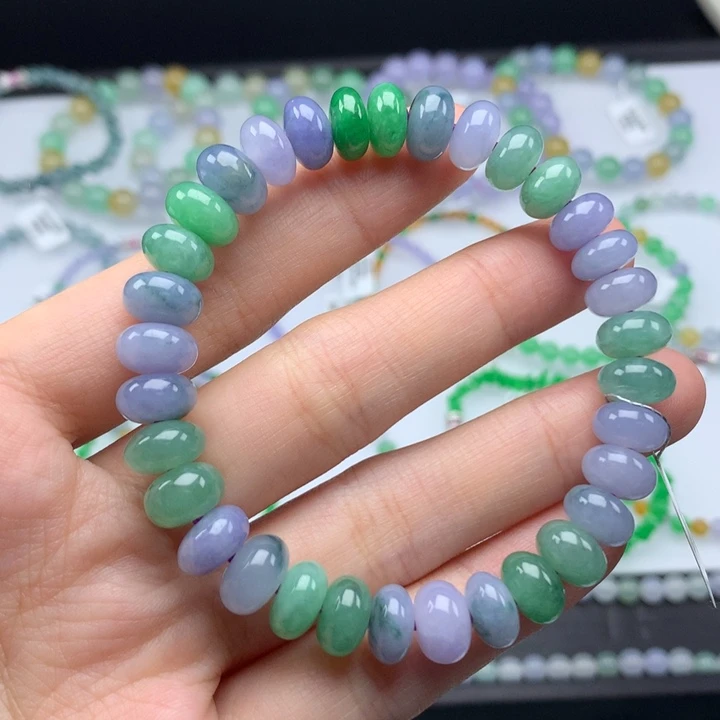 翡翠手镯未镶嵌翡翠