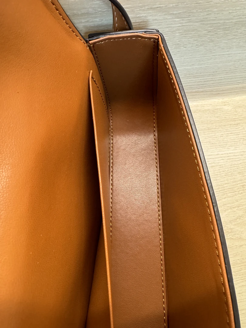 B09 法棍包经典百搭单肩斜跨包高定包z