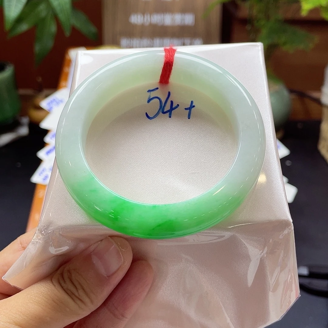 K***K翡翠未镶嵌手镯链接99