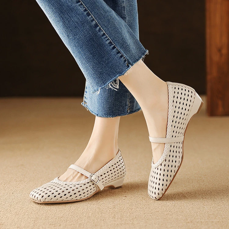 2025年新款春夏编织镂空方头凉鞋时尚2025年夏季新款不累脚