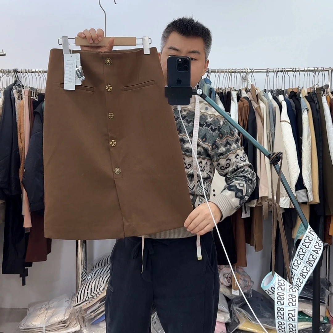 W***Z在干嘛我也在看手机465
