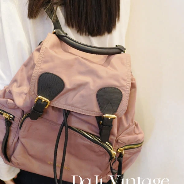 大吉中古/Burberry藕粉色双肩包