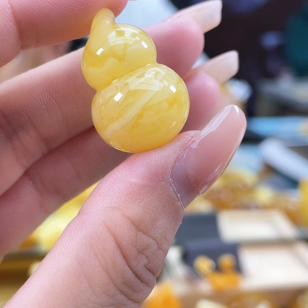 未镶嵌琥珀裸石琥珀h68