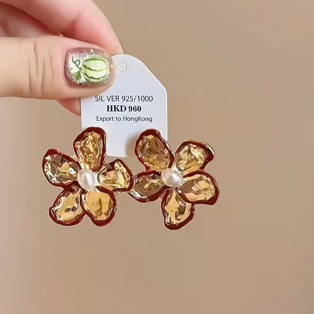 焦糖杏恋~棕色优雅花朵耳钉氛围感复古卡布奇诺小众独特秋冬耳环