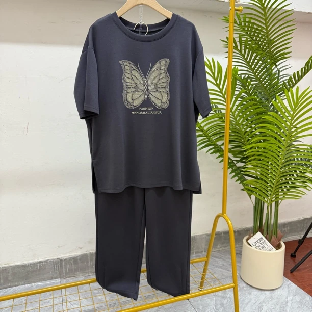 休闲时尚宽松百搭蝴蝶套装