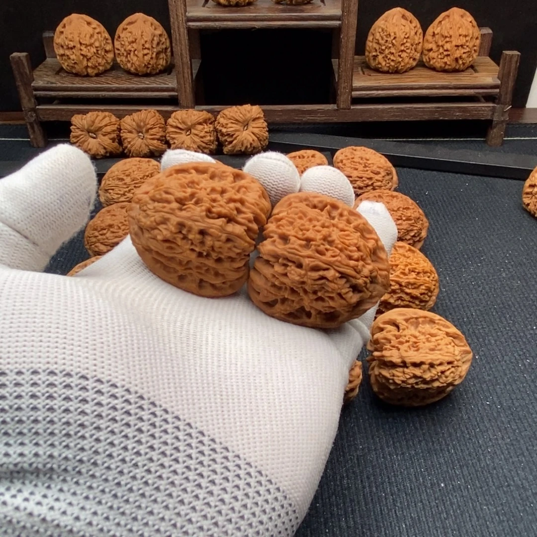 文玩核桃吊坠全品40尺寸三角南疆石
