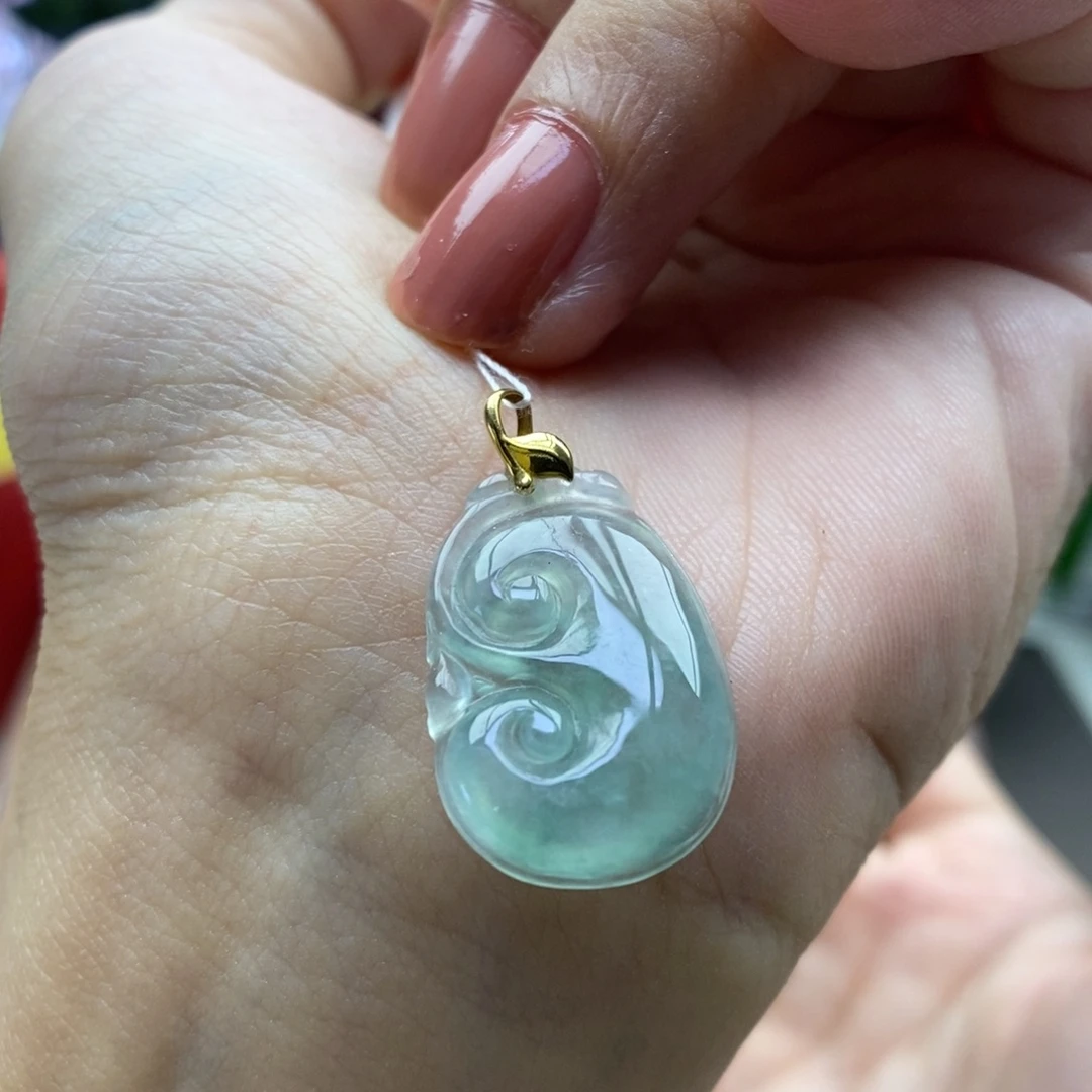 翡翠18K金镶嵌颈饰吊坠55