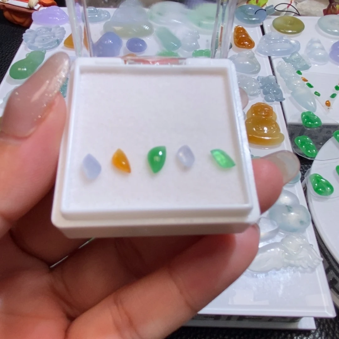 未镶嵌定制翡翠翡翠