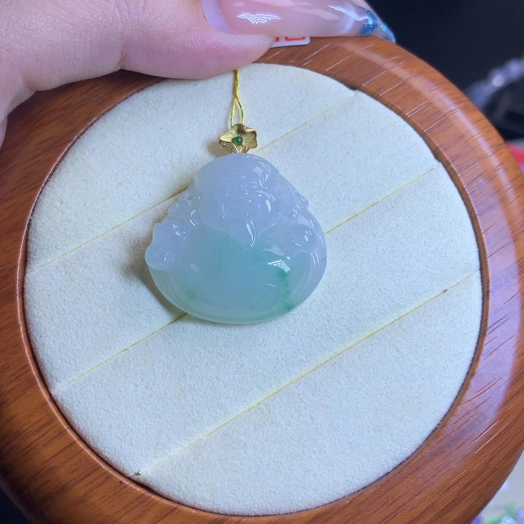 颈饰18K金镶嵌翡翠天然