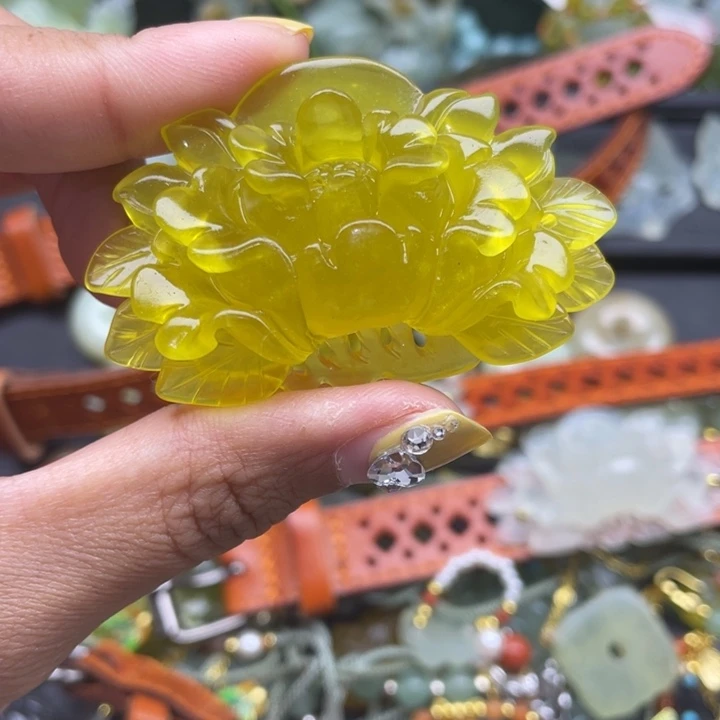 蛇纹石玉未镶嵌手牌喀****司