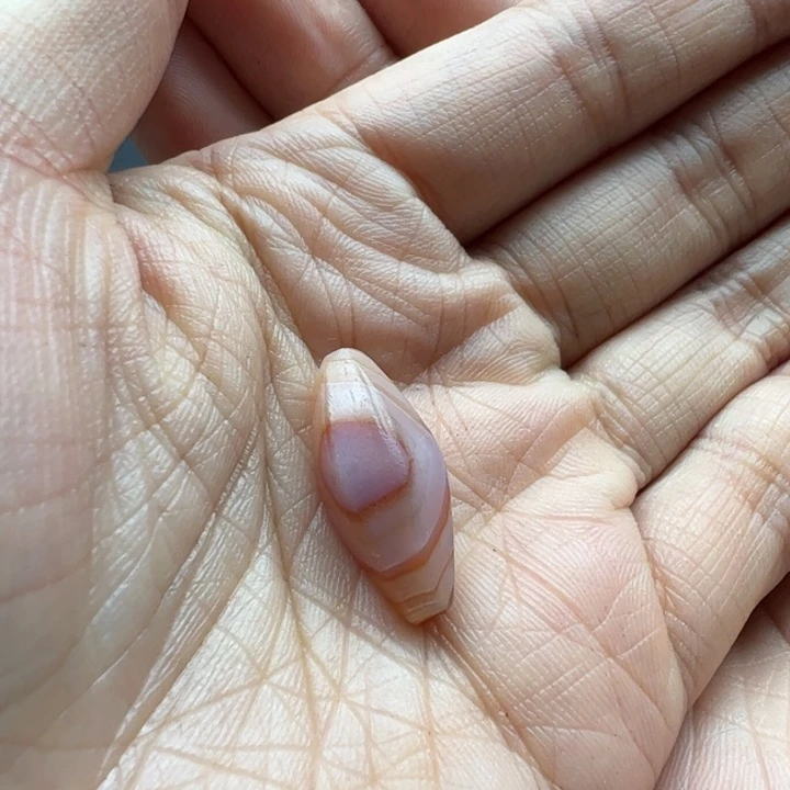 张***๛玛瑙/玉髓未镶嵌珠宝半成品