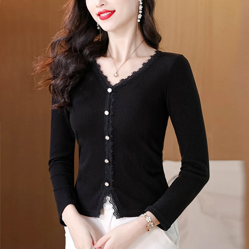 V领蕾丝花边拼接长袖T恤女秋冬法式洋气百搭显瘦打底衫上衣女8310