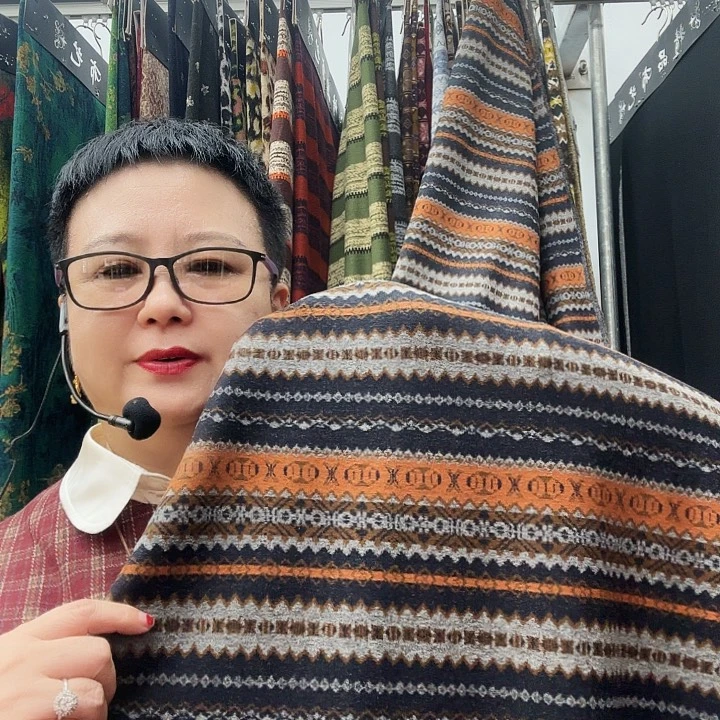 高***饰民族风小条橘蓝色5米面料