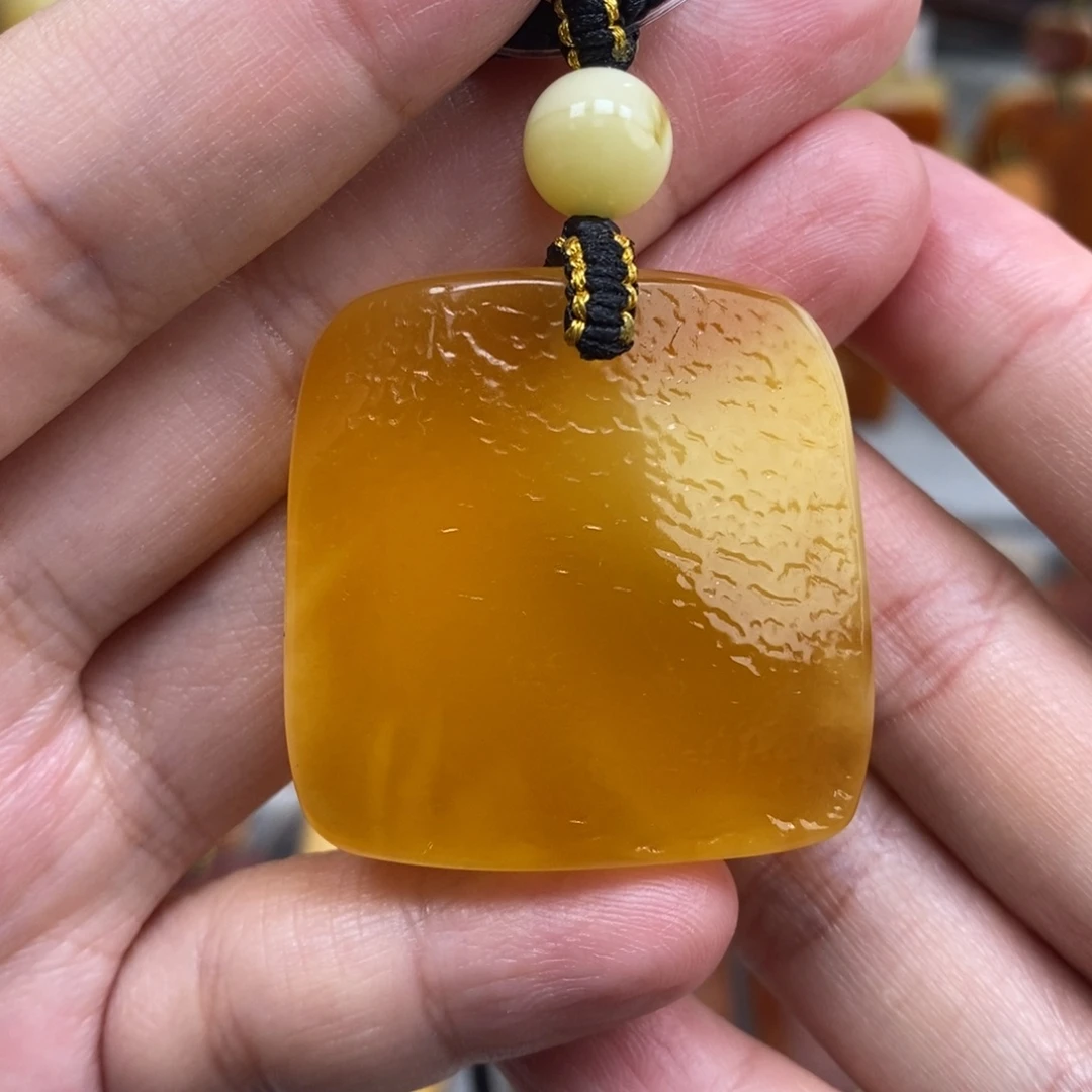 蜜蜡未镶嵌珠宝奇石