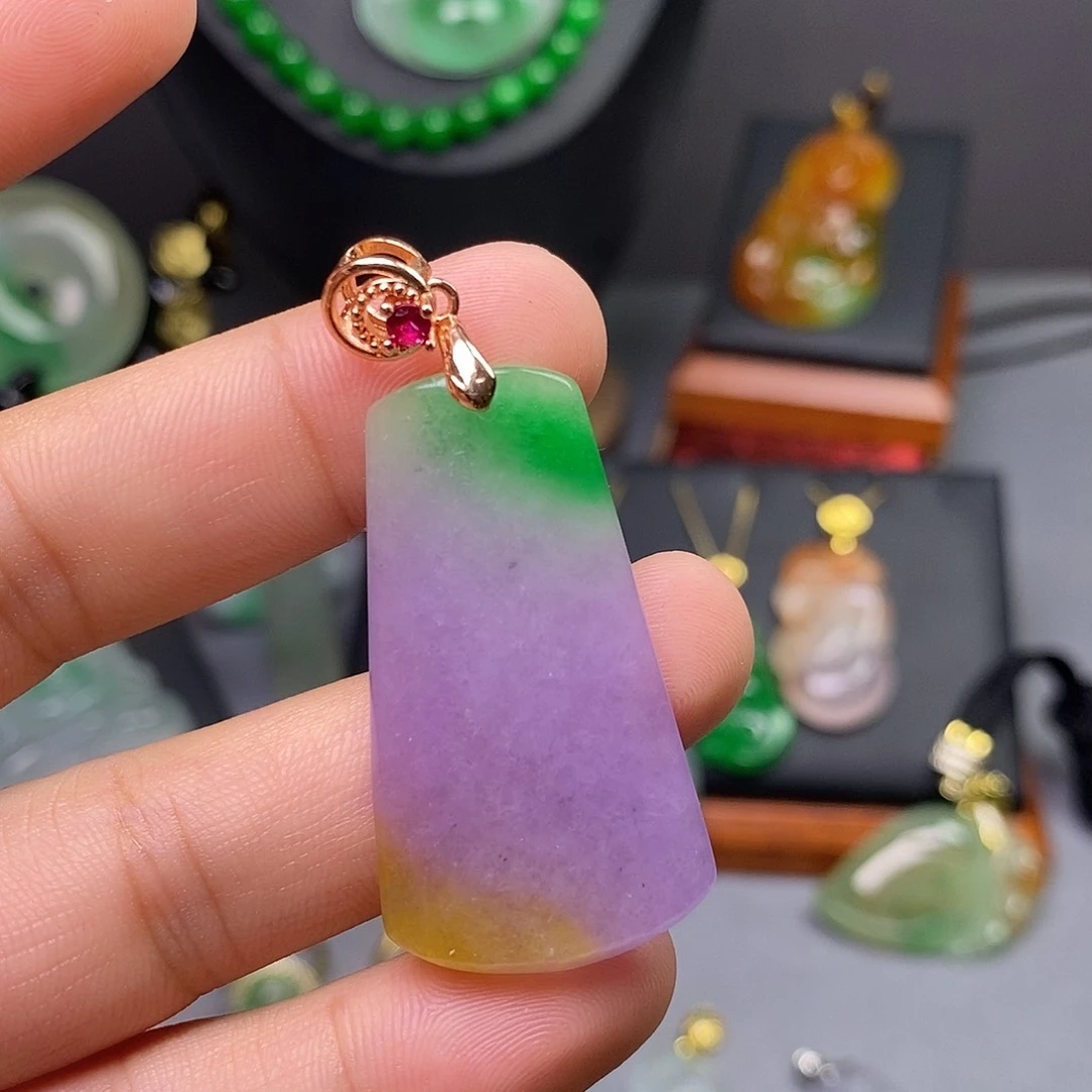 吊坠(赠链)未镶嵌翡翠