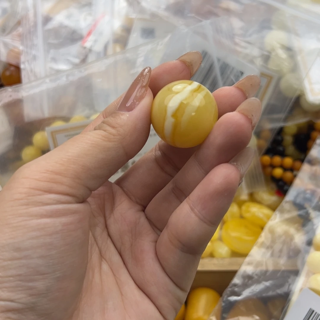 琥珀珠宝奇石未镶嵌