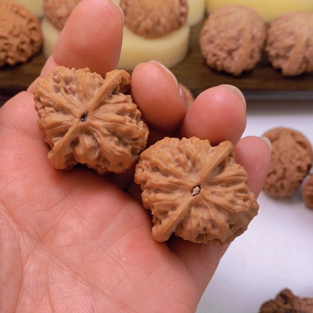 文玩核桃把件风**阻文玩核桃野狼