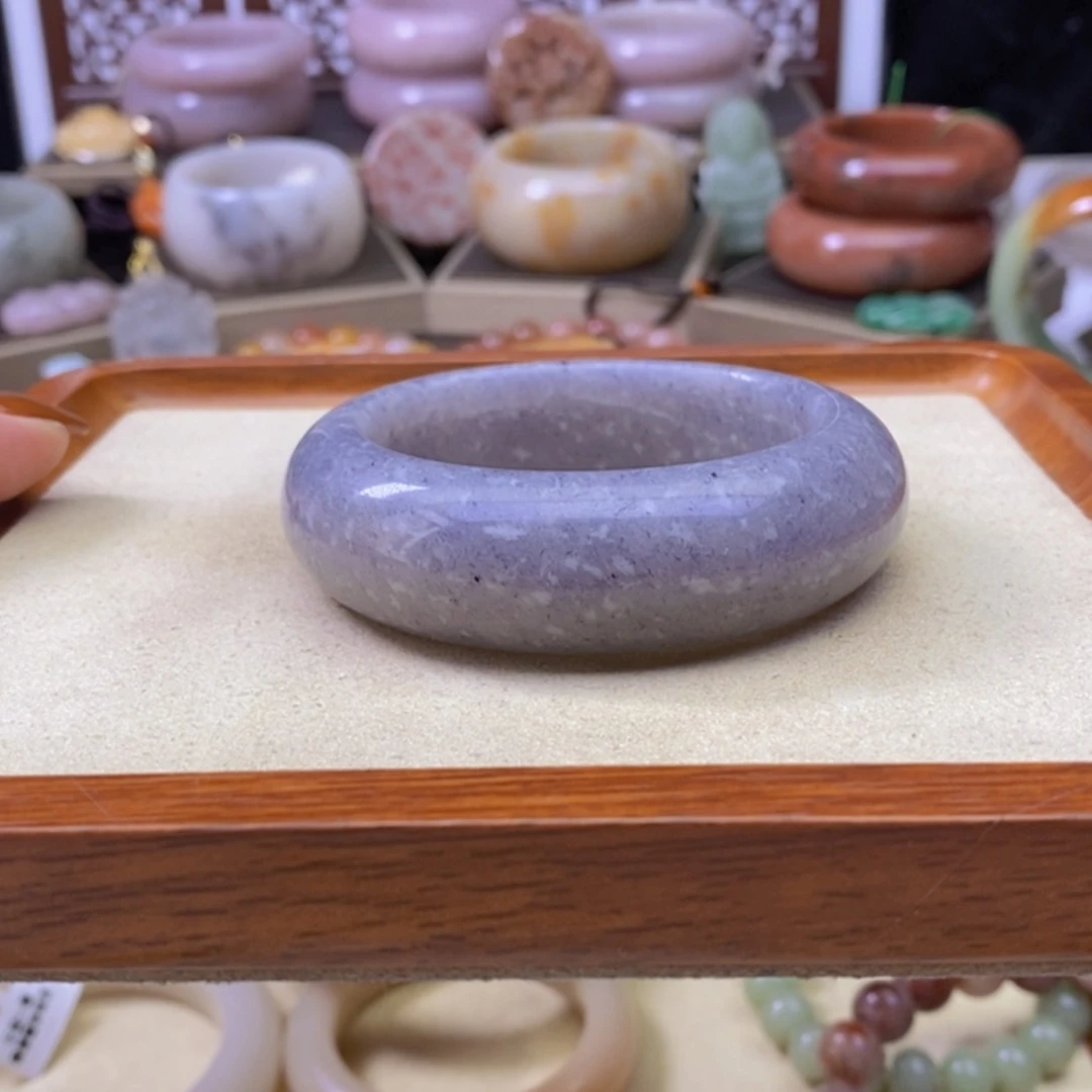 【闪购商品】未镶嵌手镯石英岩玉