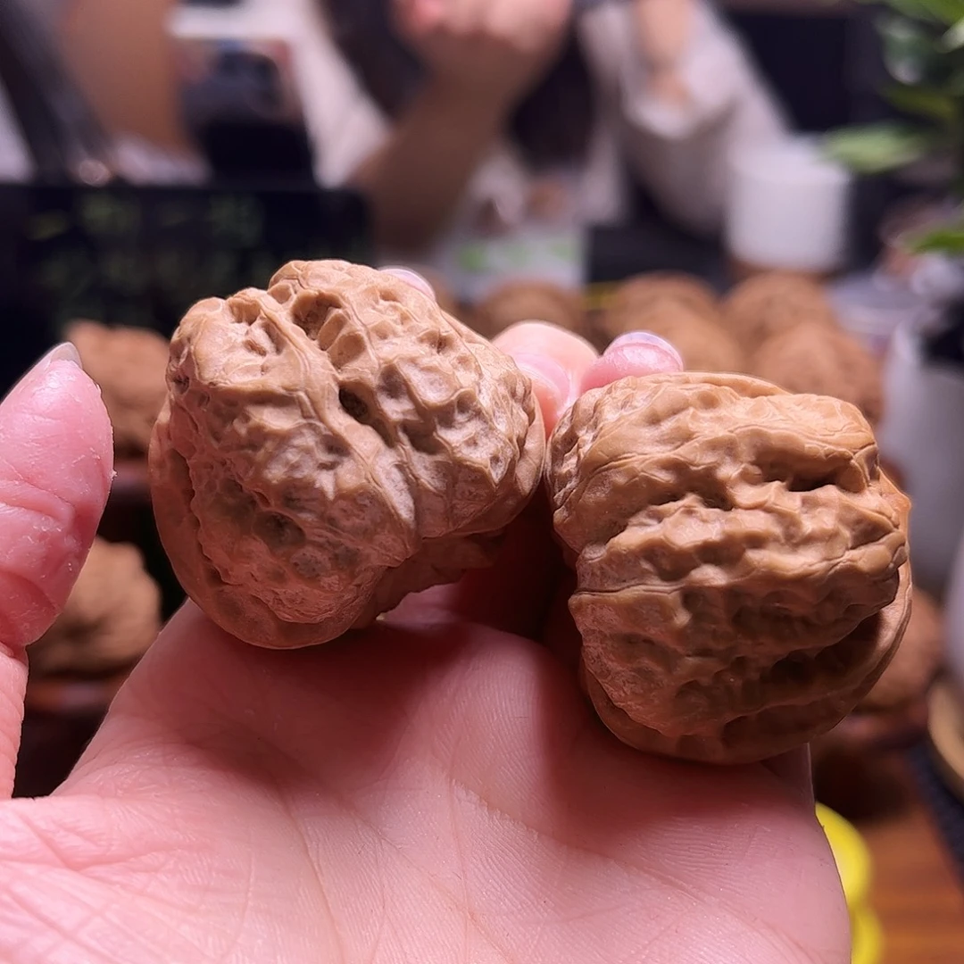 颜***玉文玩核桃把件40尺白茬蛤蟆42