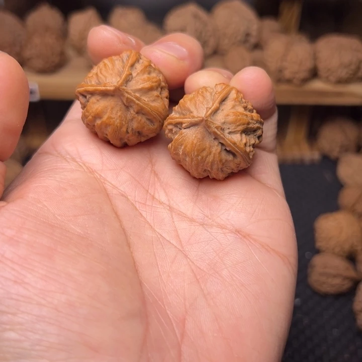 吊坠文玩核桃三棱