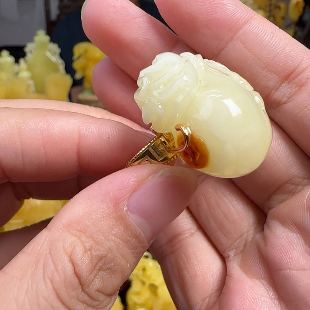 蜜蜡未镶嵌珠宝奇石