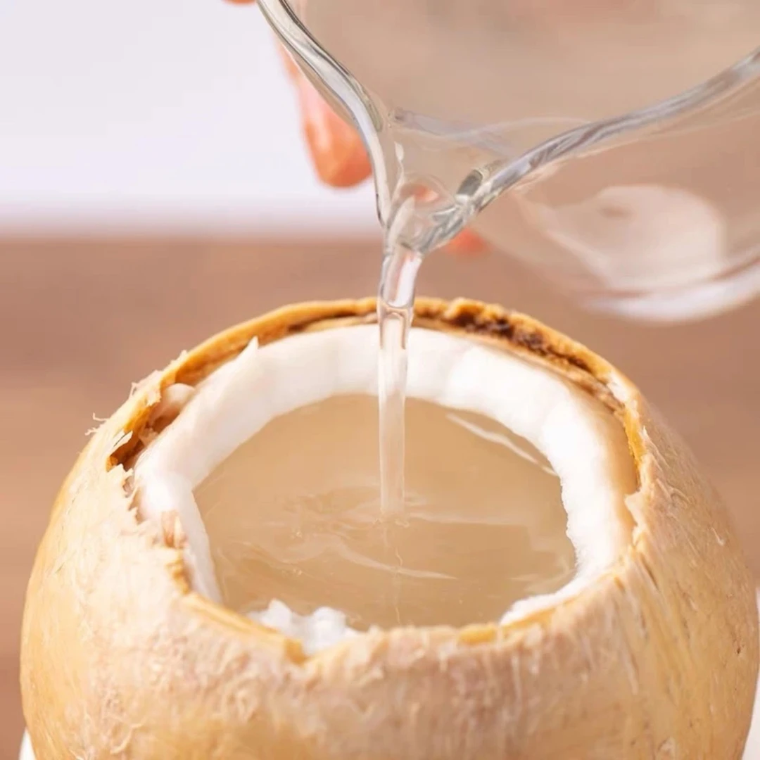 泰国丹嫩沙多椰皇椰子/6/10颗新鲜大果400-700g单果顺丰包邮