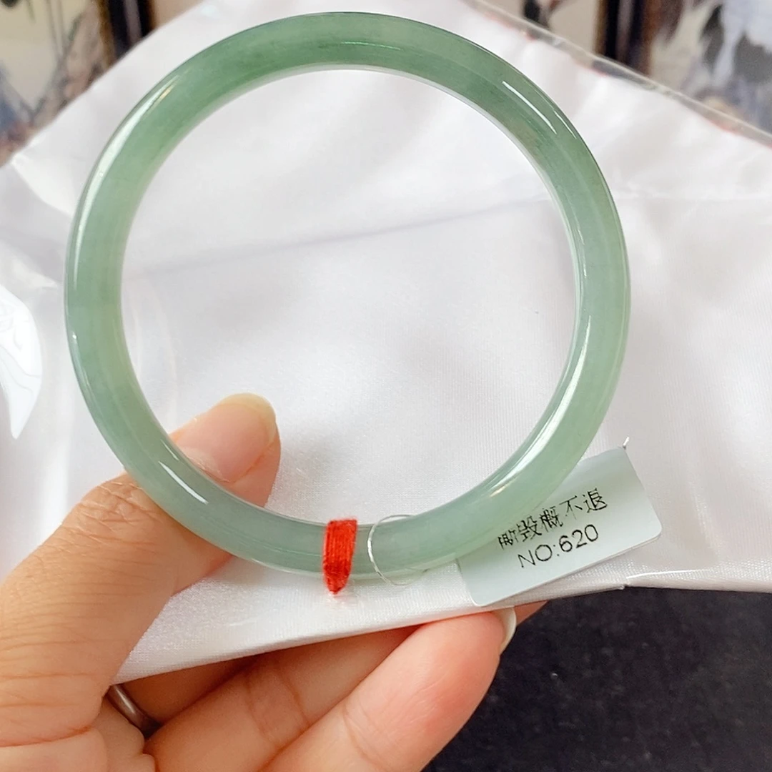 翡翠未镶嵌手镯手镯