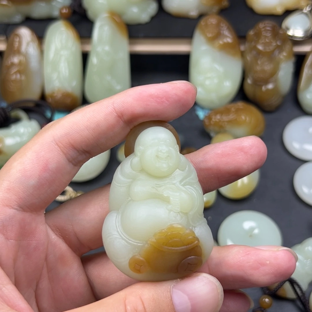 八***歌颈饰未镶嵌和田玉（糖玉）