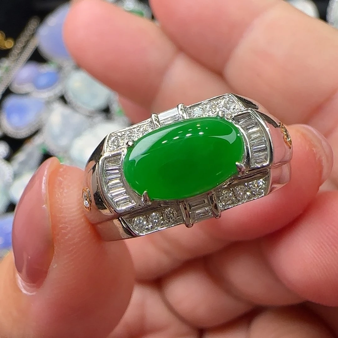 18K金镶嵌戒指翡翠天然翡翠