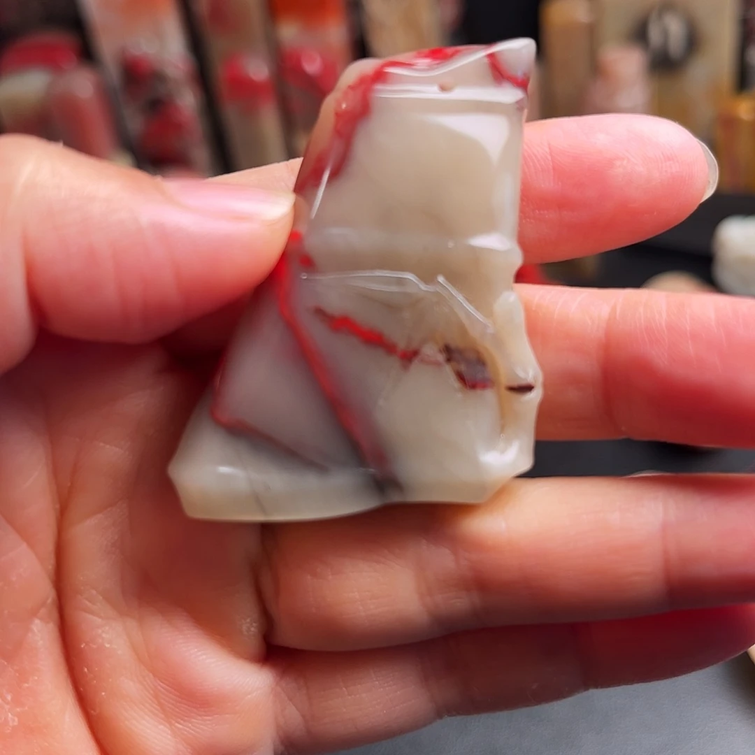 巴林石其他鸡血石挂件