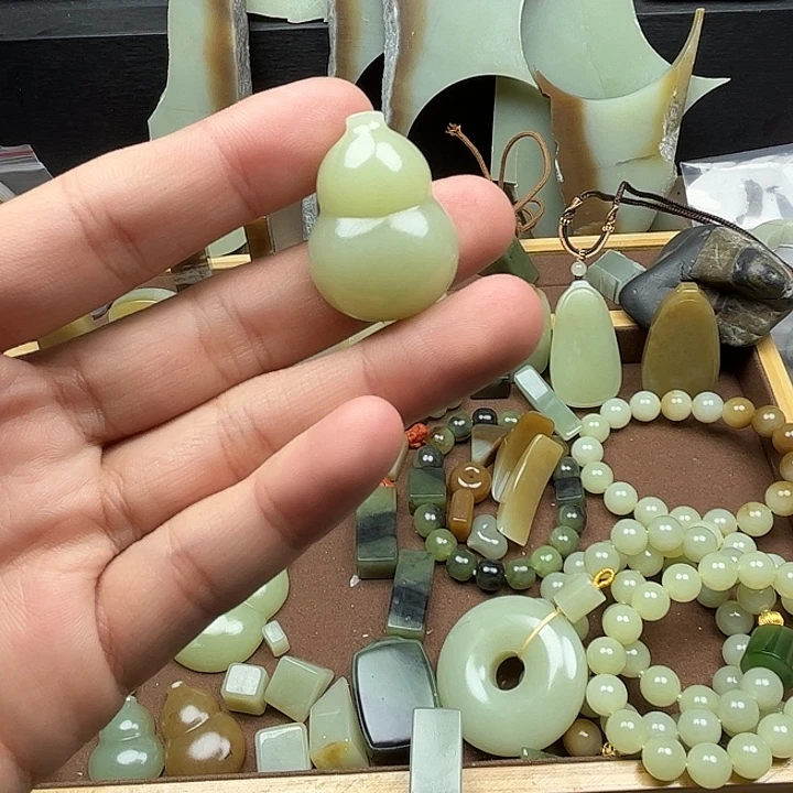 和田玉未镶嵌挂件