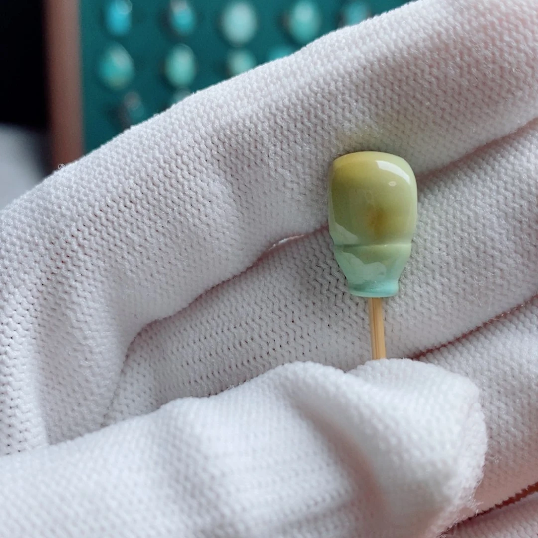 绿松石颈饰未镶嵌