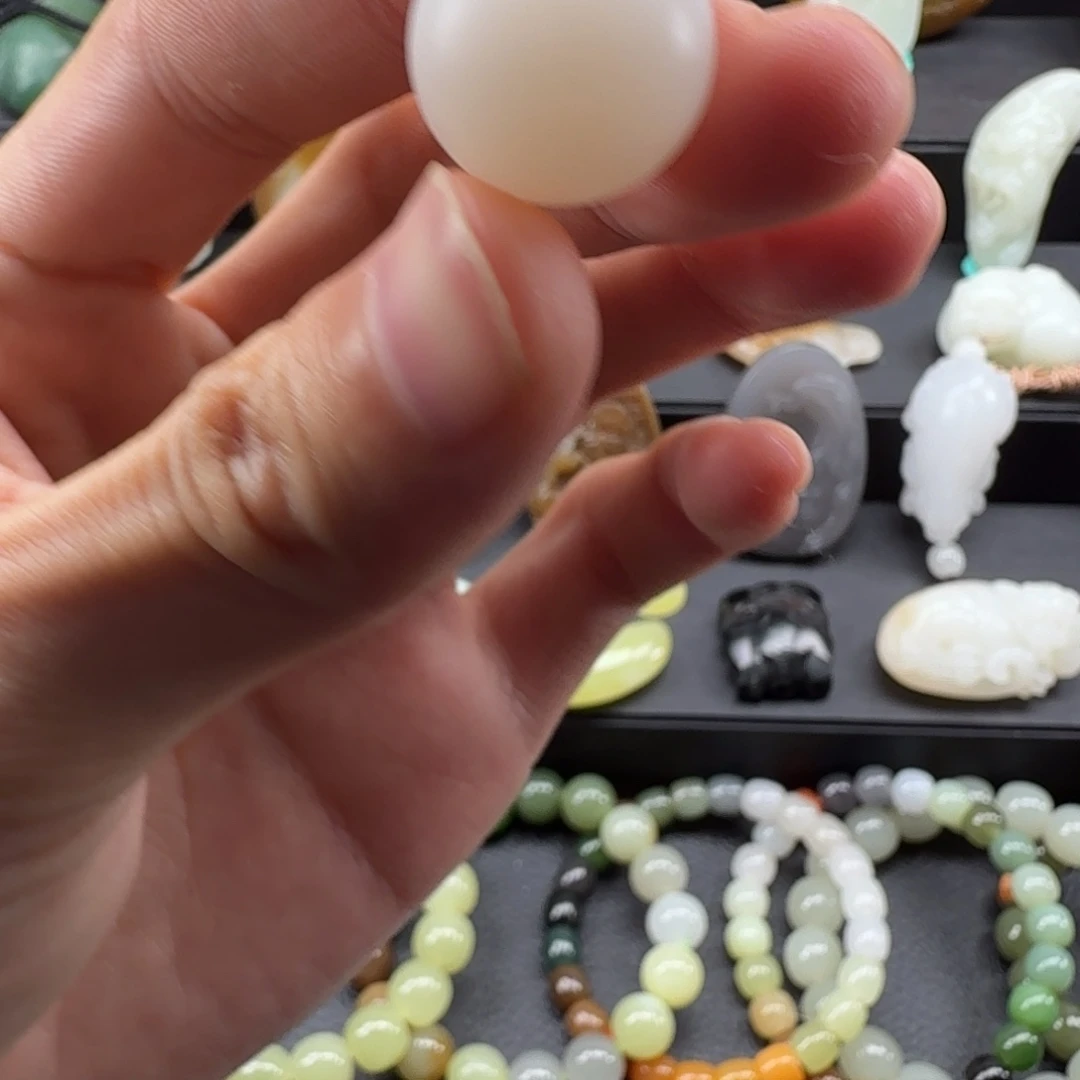 橙***怕和田玉未镶嵌颈饰