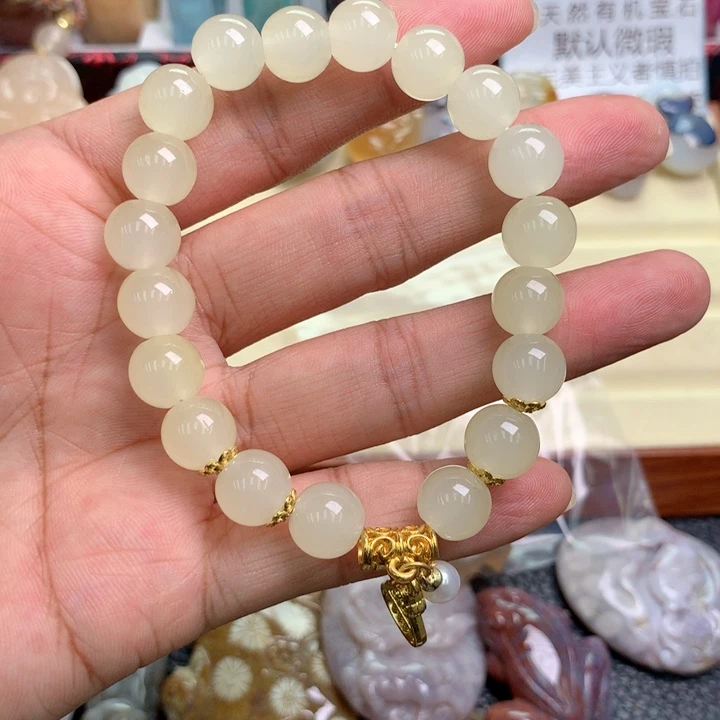 硅化珊瑚（珊瑚玉）未镶嵌颈饰