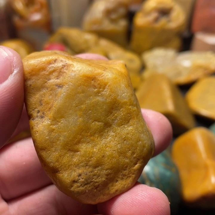 田黄石清**静昌化田黄石