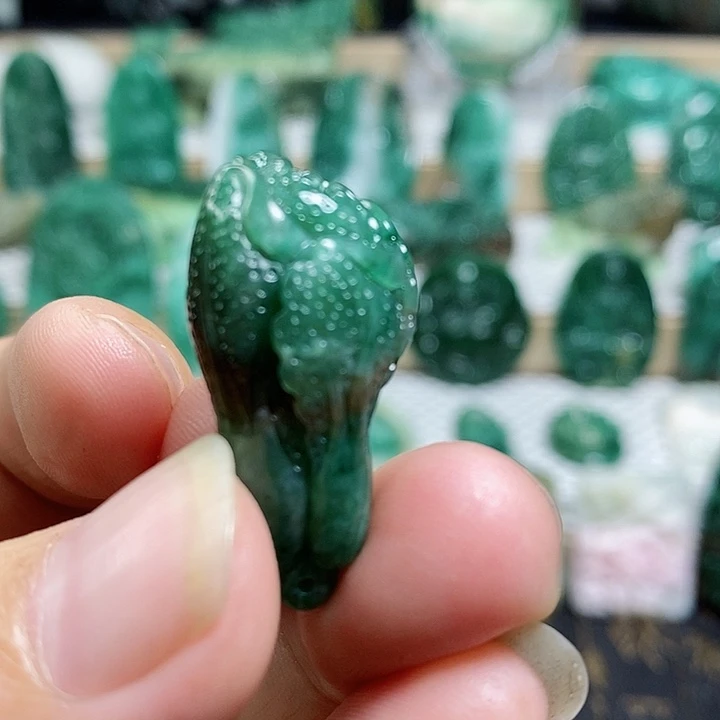 未镶嵌独山玉颈饰