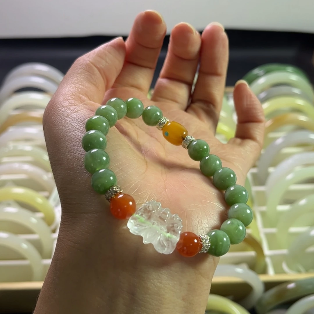 等***于和田玉（碧玉）未镶嵌手链