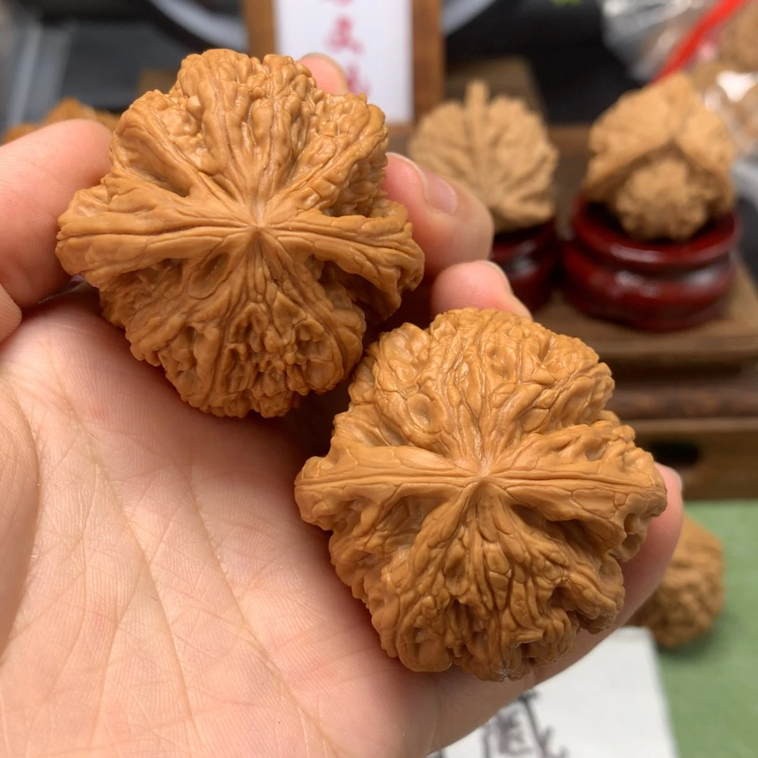 文玩核桃吊坠44粗筋