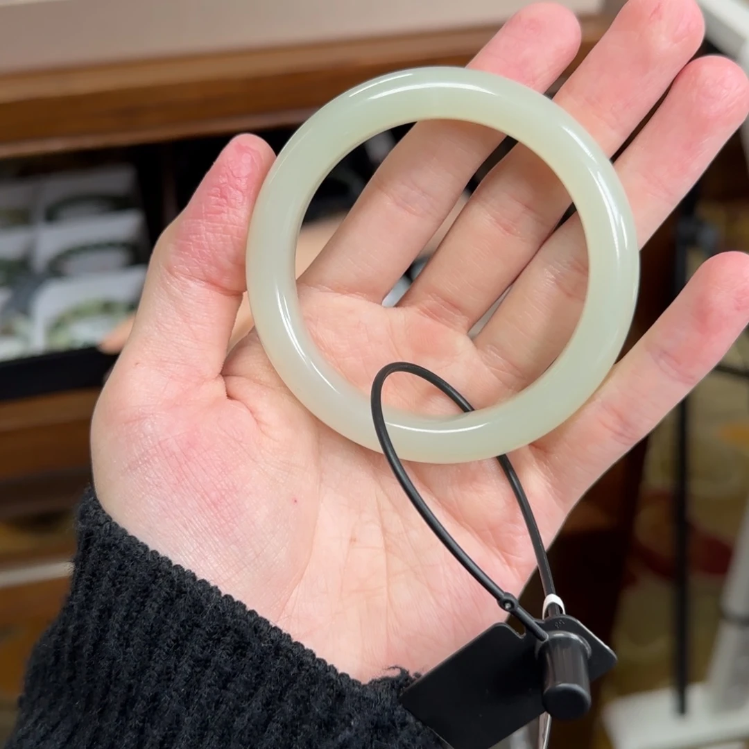 和田玉未镶嵌手镯58