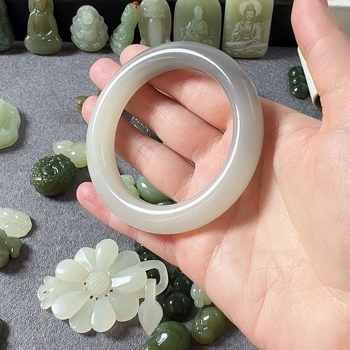 和田玉未镶嵌项圈