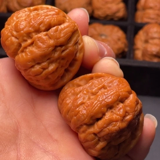 文玩核桃把件秦岭山脉核桃