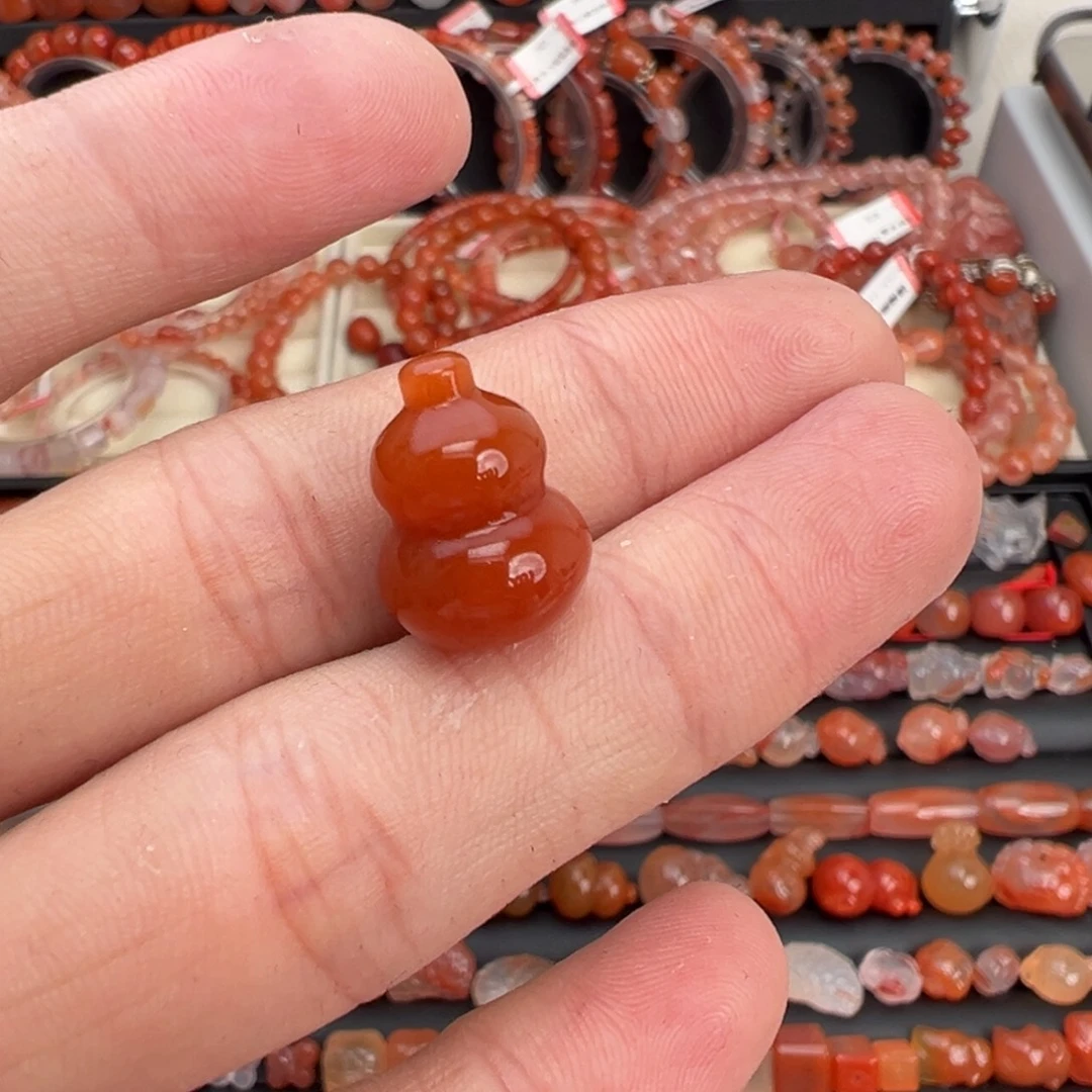 南红玛瑙未镶嵌颈饰葫芦