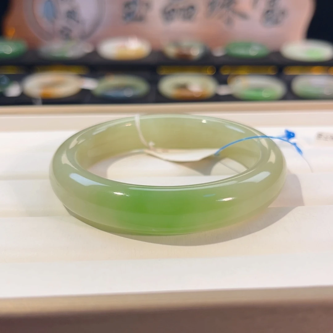 和田玉未镶嵌手镯翠青 浓翠