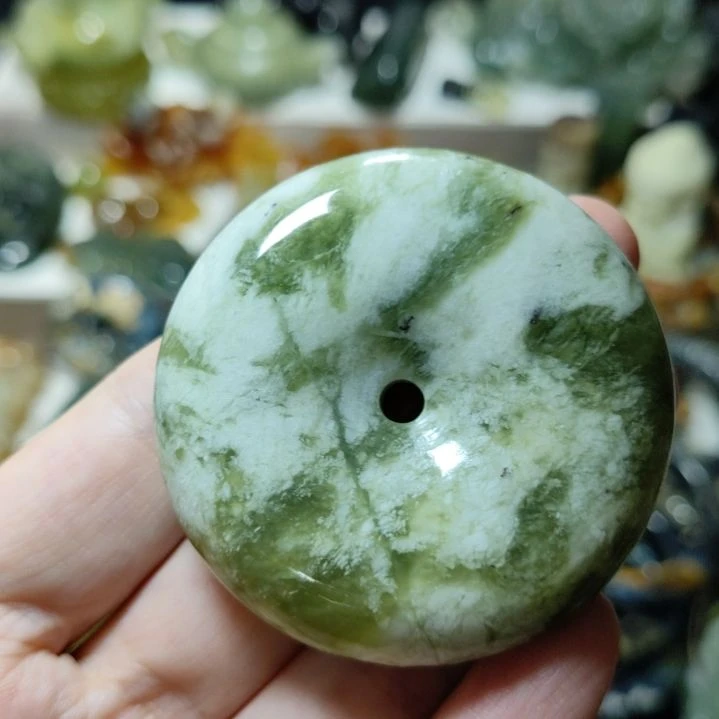 岫玉未镶嵌平安扣