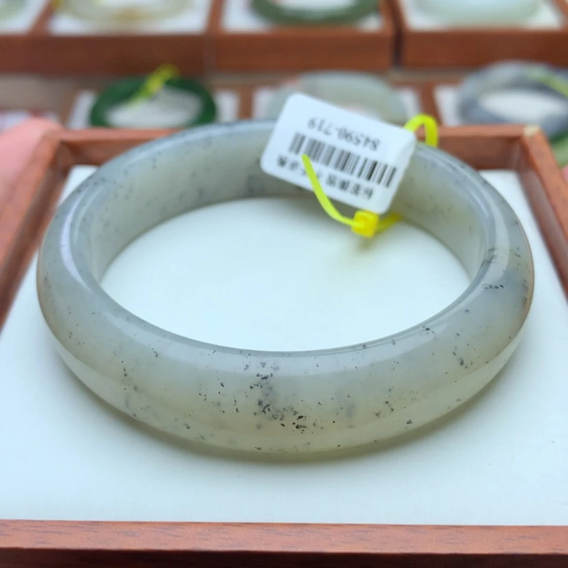 【闪购商品】和田玉手镯未镶嵌5859