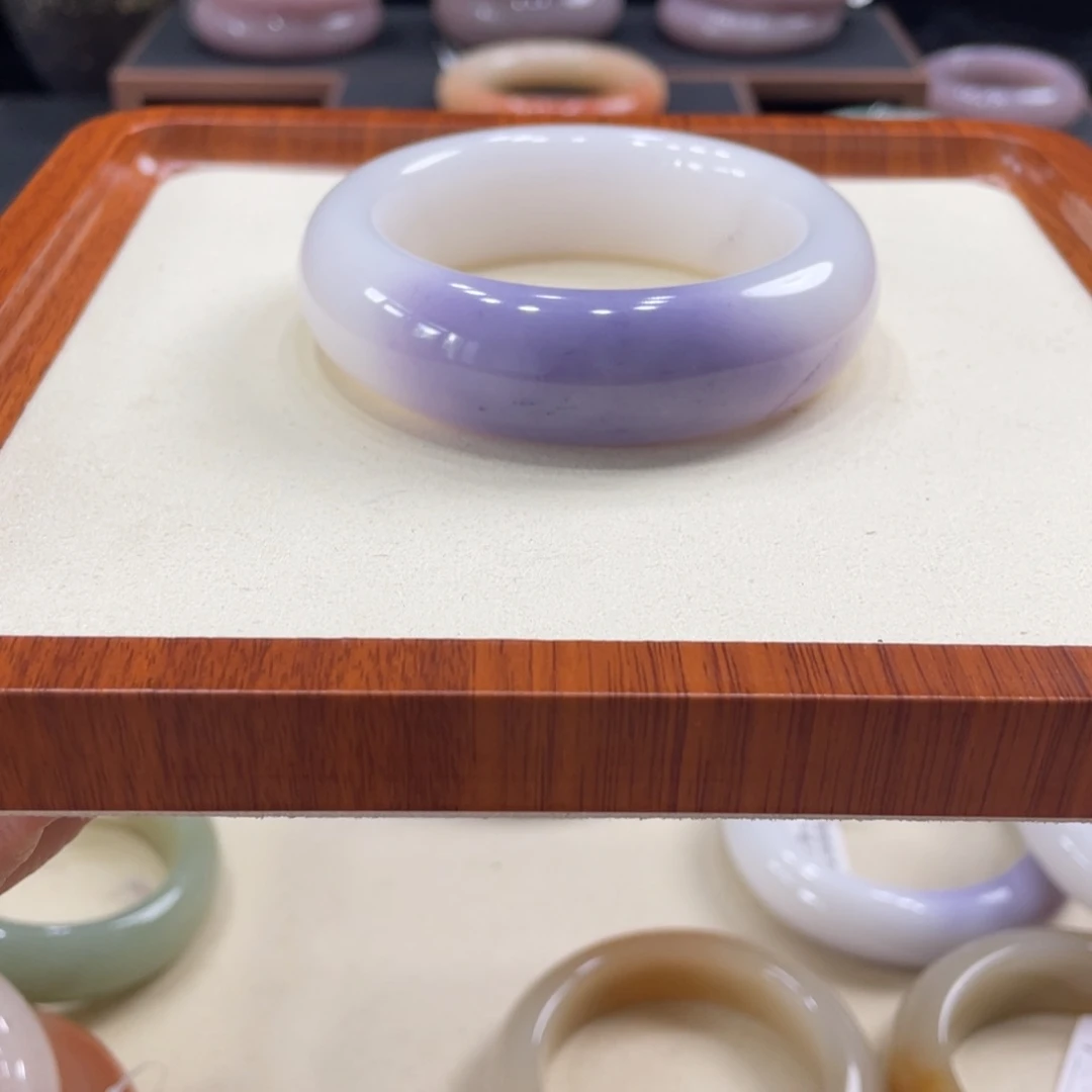 石英岩玉手镯未镶嵌